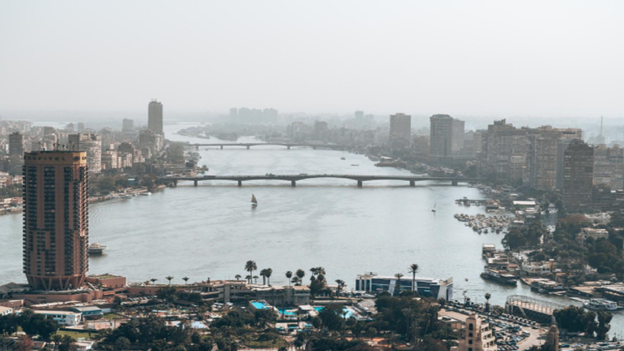 موجة حارة مفاجئة.. الأرصاد تعلن تطورات درجات الحرارة في طقس الأحد بجميع المحافظات